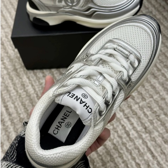 BRAND NEW Chanel Leather Trainers - Picture 6 of 10